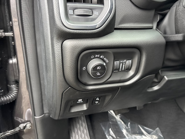 New 2027 RAM 1500 Laramie AWD/4WD image 16
