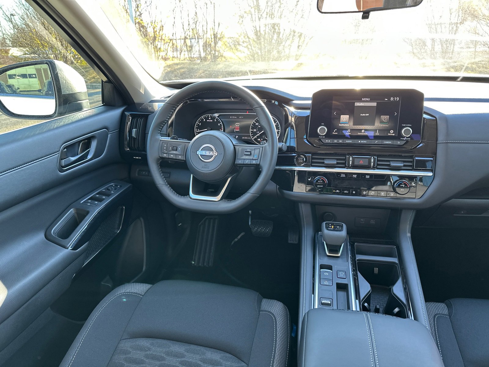 New 2025 Nissan Pathfinder SV w/ Black Appearance Package image 24