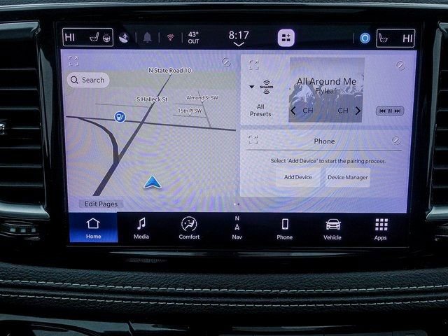 Used 2023 Chrysler Pacifica Limited w/ S Appearance Package image 31