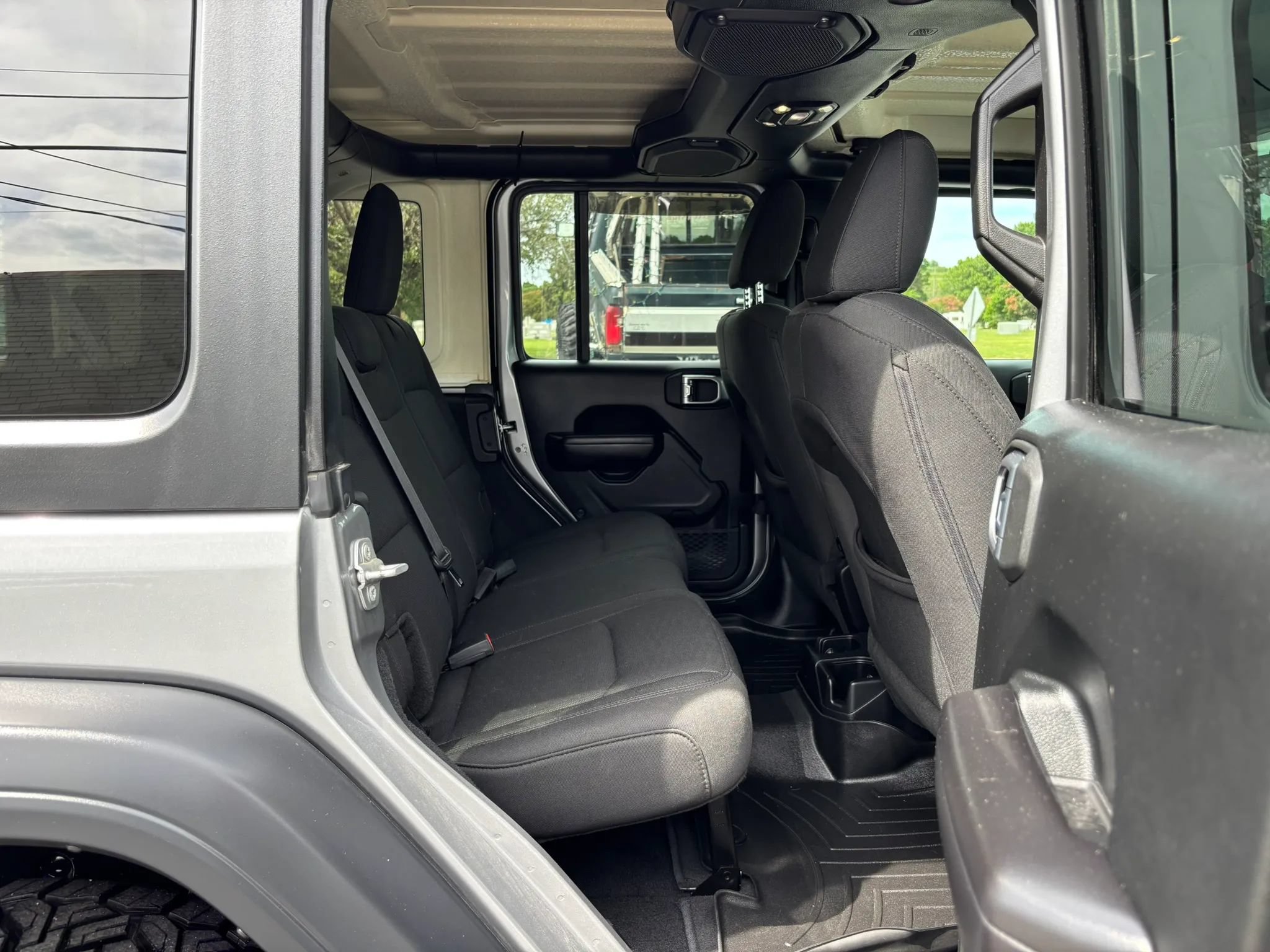Used 2019 Jeep Wrangler Unlimited Sport S AWD/4WD image 28