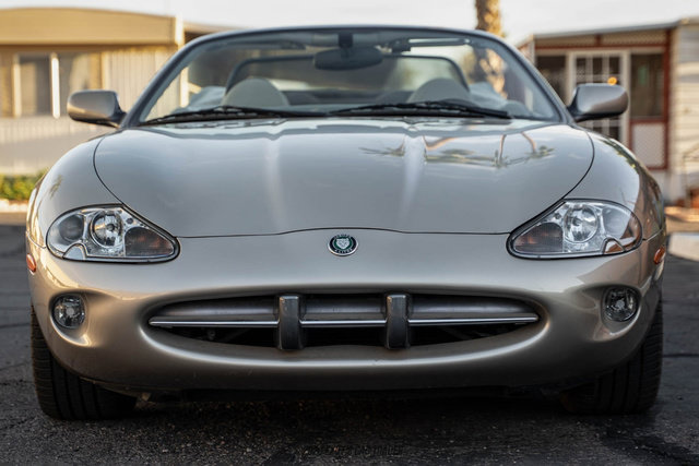 Used 2000 Jaguar XK8 Convertible RWD image 13