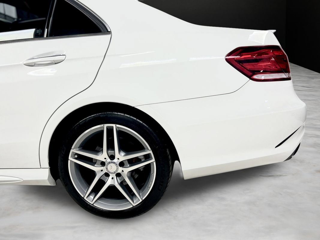 Used 2016 Mercedes-Benz E 400 4MATIC Sedan image 13