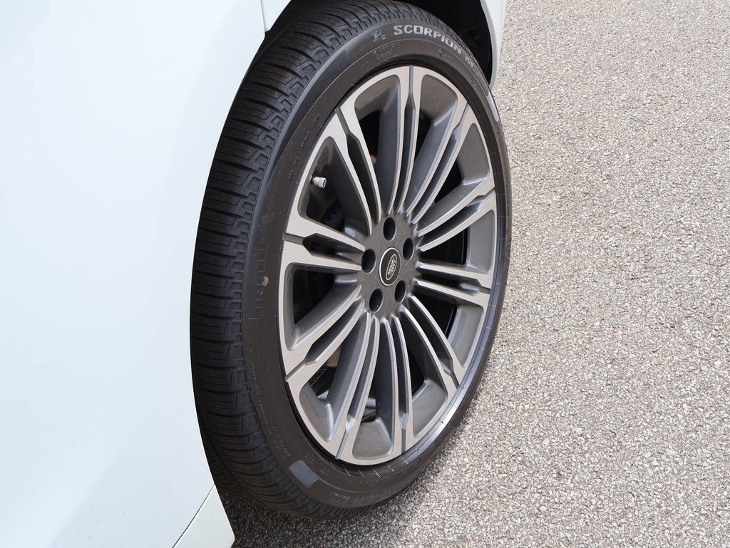 New 2025 Land Rover Range Rover Sport Dynamic SE image 39