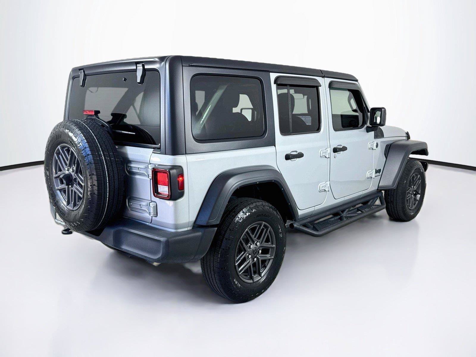 Used 2024 Jeep Wrangler Unlimited Sport AWD/4WD image 7