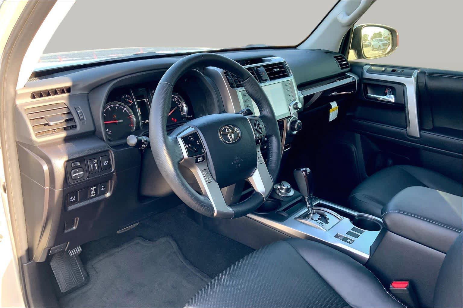 Used 2024 Toyota 4Runner Limited AWD/4WD image 18