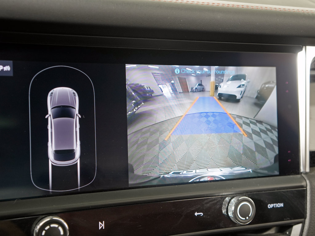 Certified 2023 Porsche Macan Turbo AWD/4WD image 29