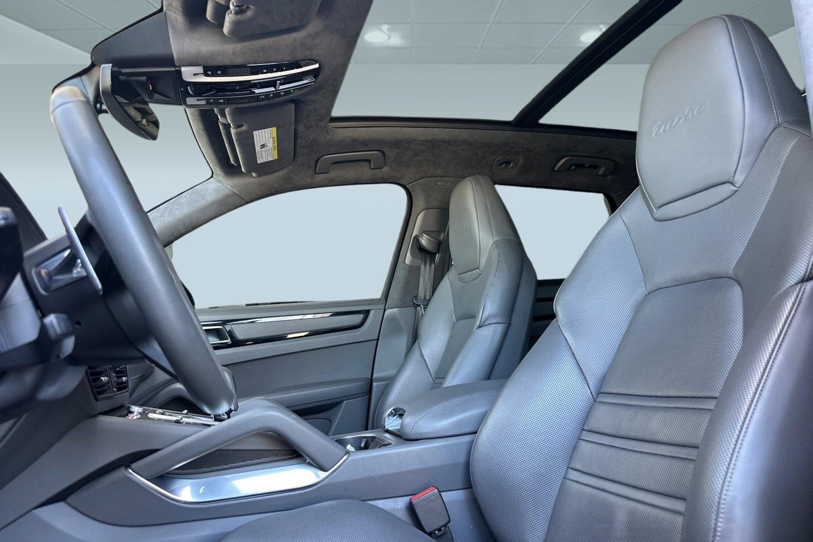 Used 2019 Porsche Cayenne Turbo AWD/4WD image 5