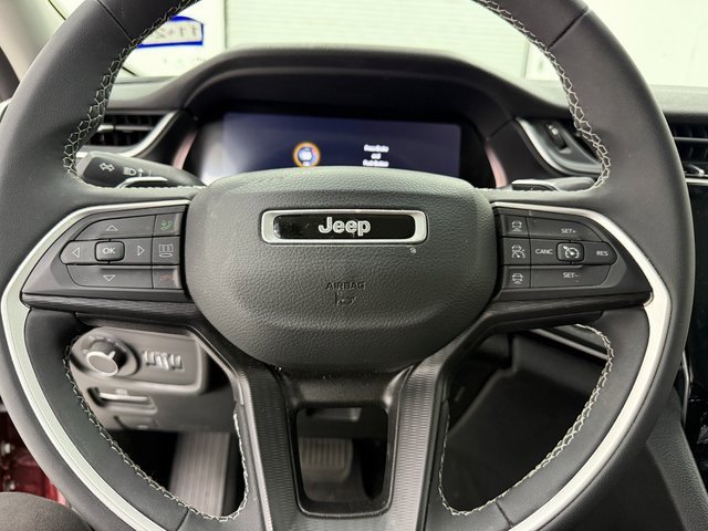 Used 2023 Jeep Grand Cherokee L Laredo image 11