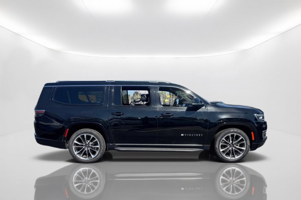 Used 2023 Jeep Wagoneer L Series II w/ Premium Group I AWD/4WD image 6