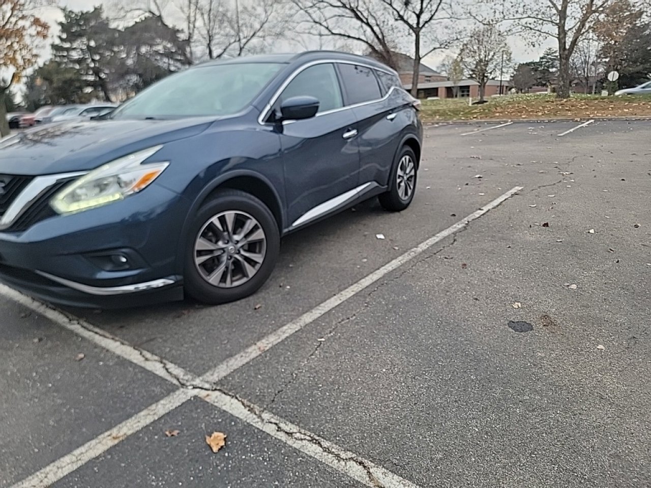 Used 2017 Nissan Murano SV image 3