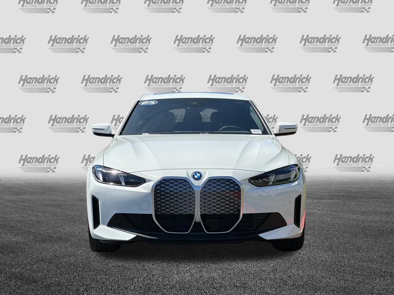 Used 2025 BMW i4 eDrive40 w/ Driving Assistance Package image 10