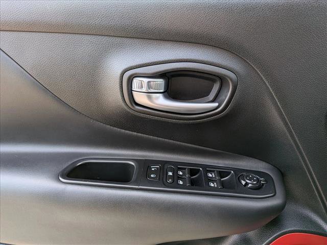 Used 2018 Jeep Renegade Trailhawk image 14