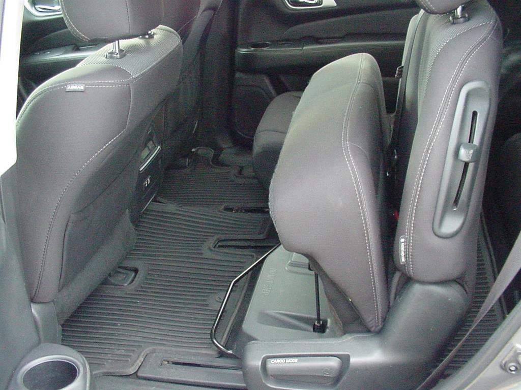 Used 2019 Nissan Pathfinder S image 25