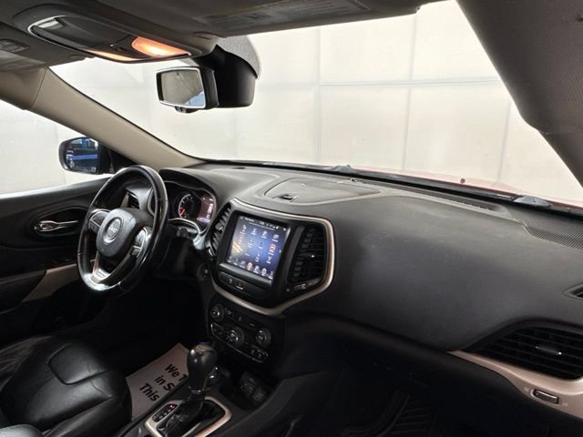 Used 2018 Jeep Cherokee Limited w/ High Altitude Package AWD/4WD image 32