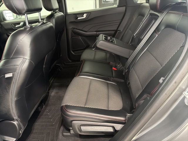 Used 2023 Ford Escape ST-Line Elite image 32
