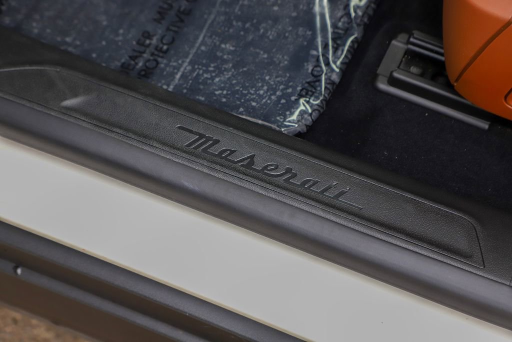 Used 2022 Maserati Levante GT image 38