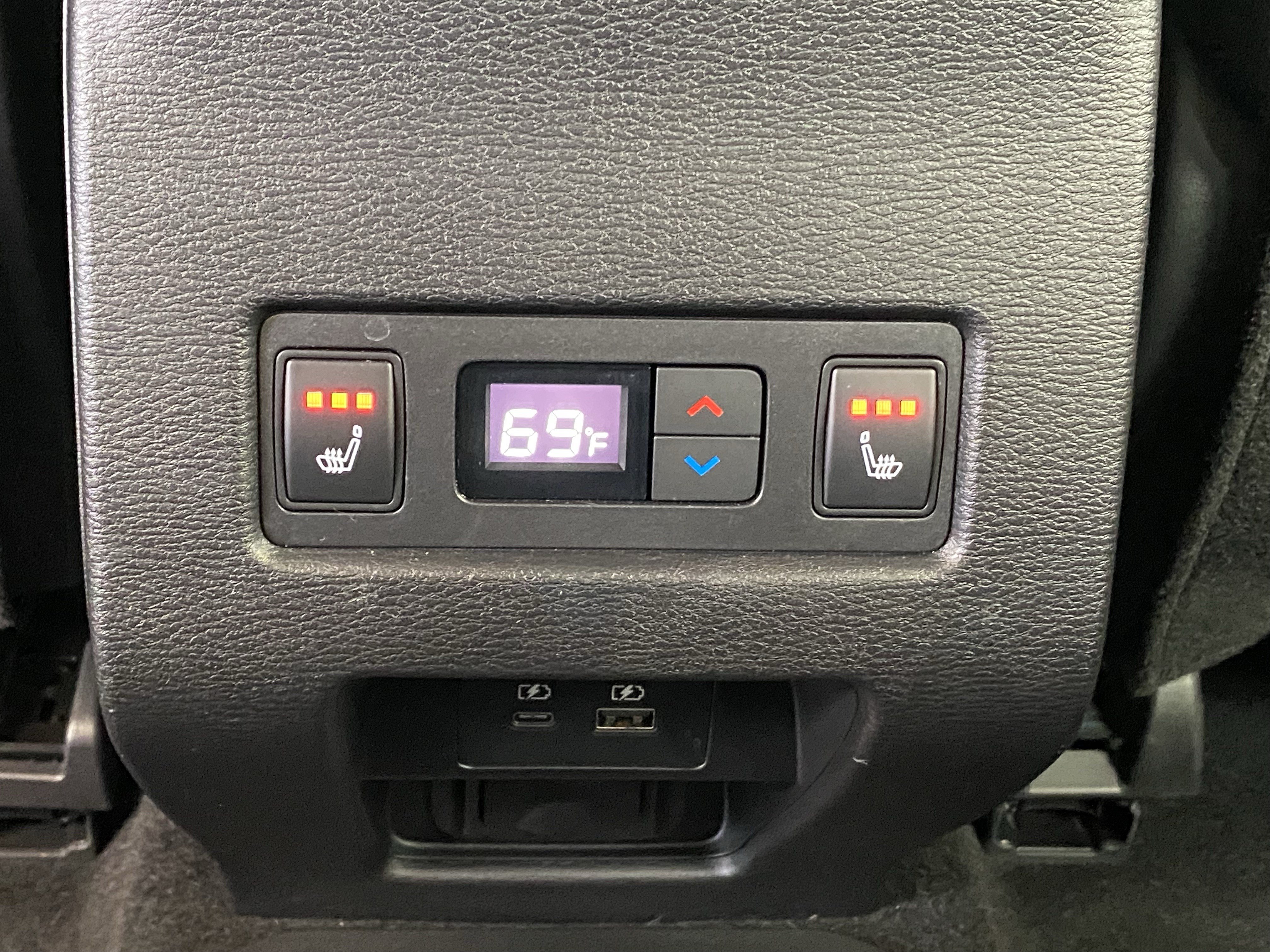 Used 2024 Mitsubishi Outlander SEL AWD/4WD image 44