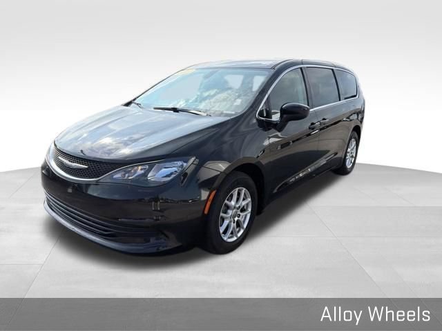 Used 2017 Chrysler Pacifica Touring FWD image 6