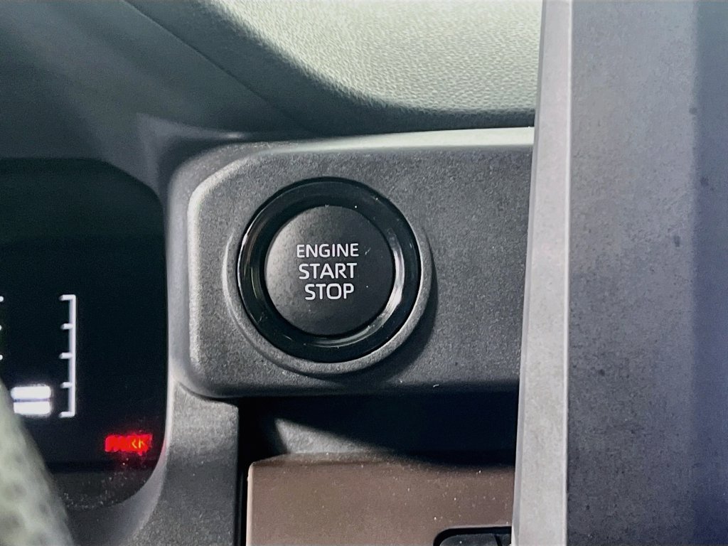 Used 2024 Toyota Tacoma SR5 AWD/4WD image 20