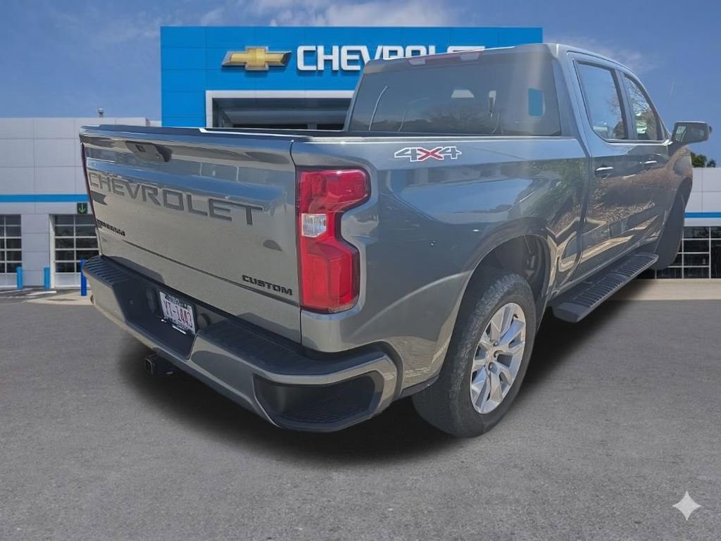 Used 2021 Chevrolet Silverado 1500 Custom w/ LPO, Dark Essentials Package image 4