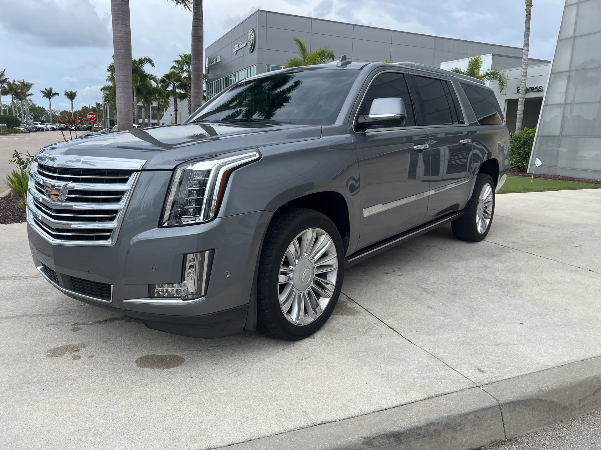 Used 2018 Cadillac Escalade ESV Platinum image 6