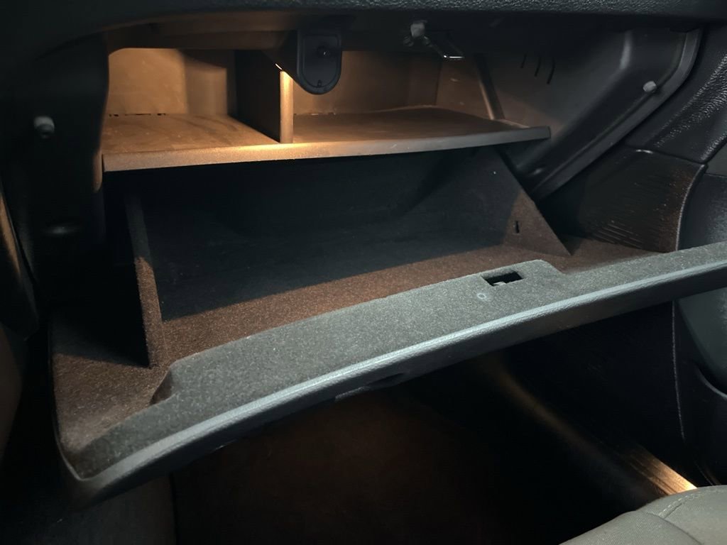 Used 2017 Dodge Challenger SXT image 28