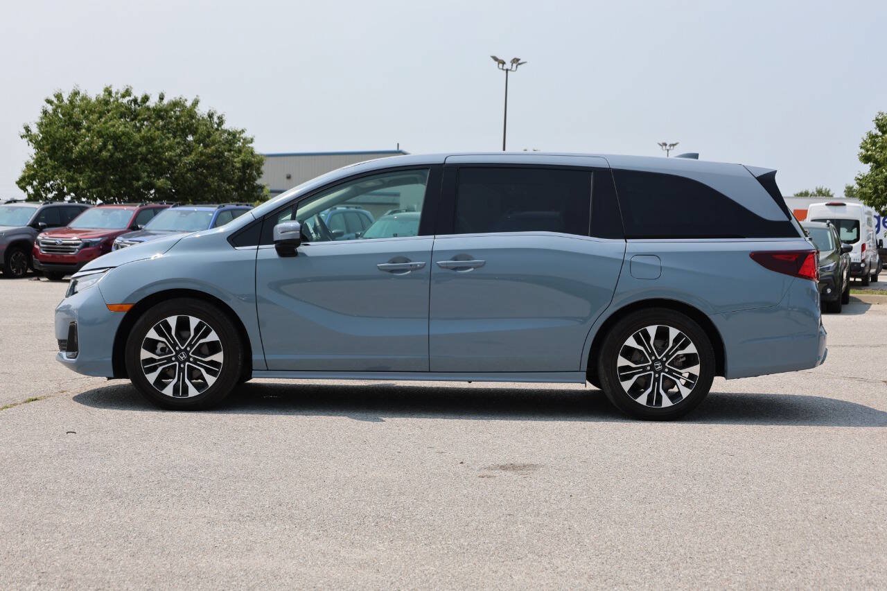 Used 2025 Honda Odyssey Elite image 8