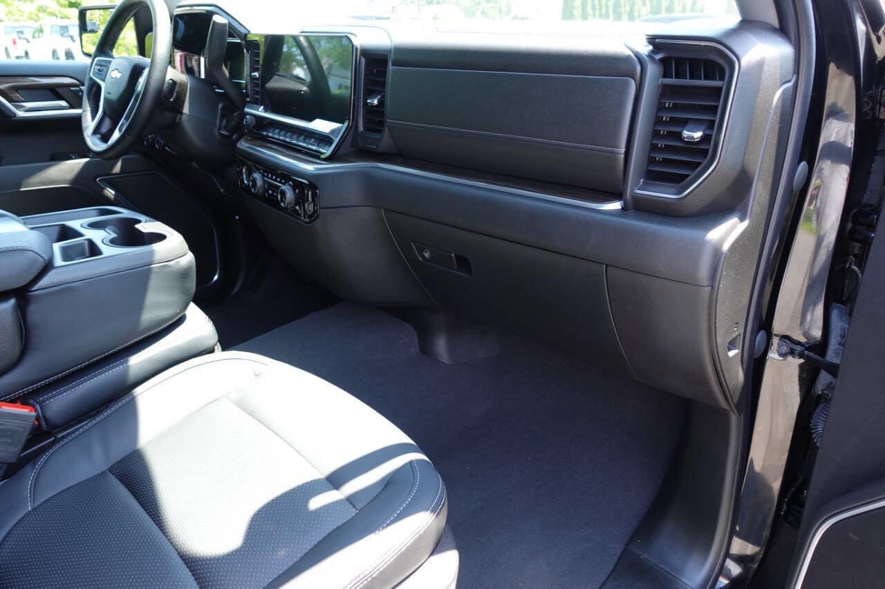 Used 2023 Chevrolet Silverado 1500 LT AWD/4WD image 36