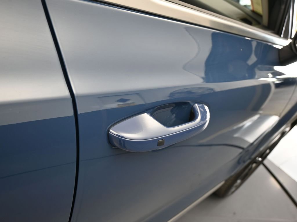 Used 2025 Kia Telluride EX w/ EX Captain's Chair Package image 47