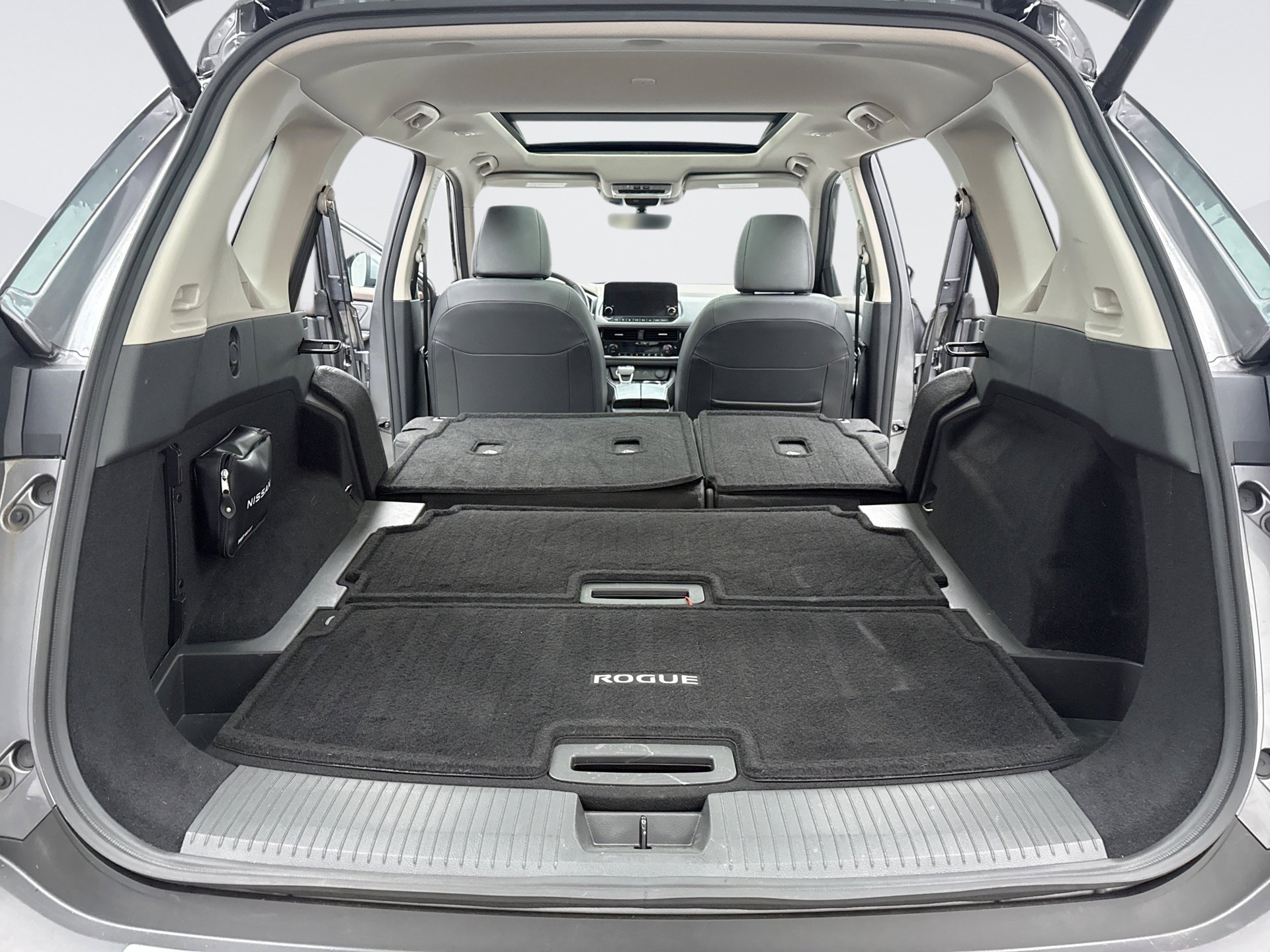 Used 2023 Nissan Rogue SL w/ SL Premium Package image 24