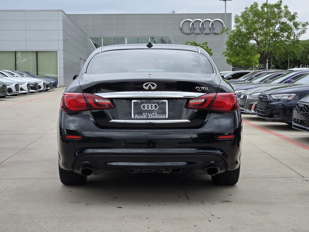 Used 2017 INFINITI Q70 L 3.7 image 9