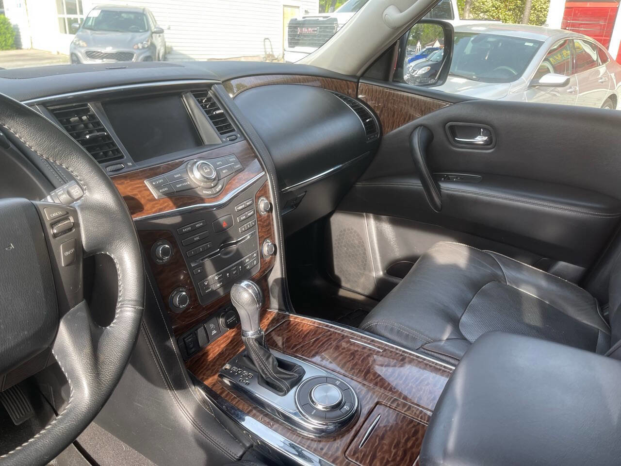 Used 2018 Nissan Armada SV w/ Driver Package RWD image 19