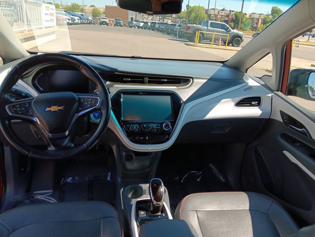 Used 2019 Chevrolet Bolt Premier w/ Infotainment Package FWD image 12