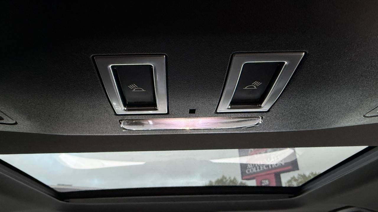 Used 2023 Land Rover Discovery S R-Dynamic AWD/4WD image 47