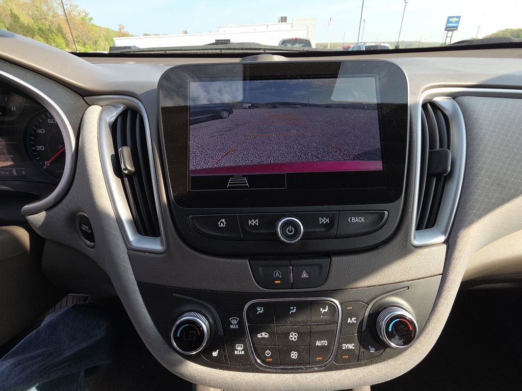 Used 2025 Chevrolet Malibu LT FWD image 11