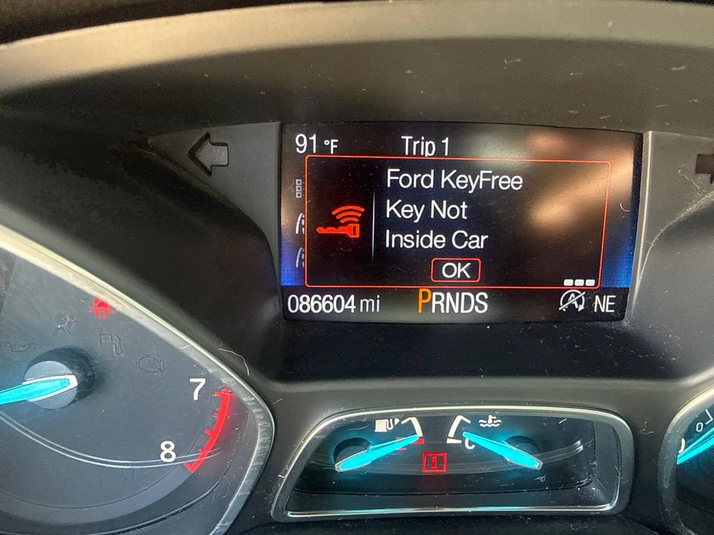 Used 2017 Ford Escape Titanium FWD image 29