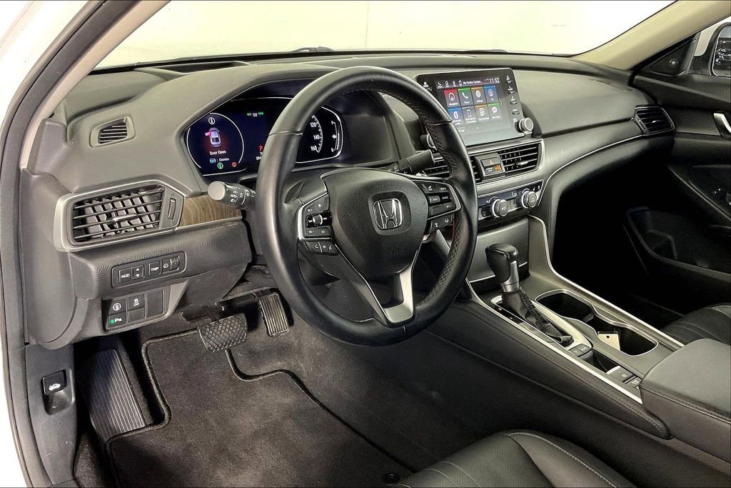 Used 2018 Honda Accord Touring image 18