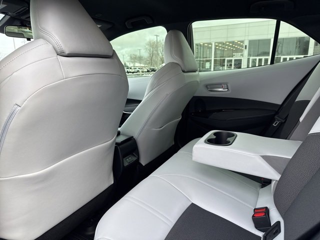 Certified 2025 Toyota Corolla XSE image 31