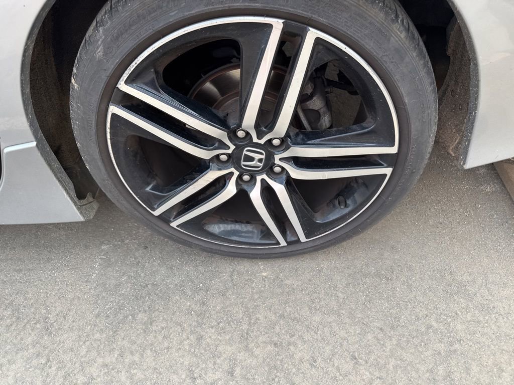 Used 2017 Honda Accord Touring image 25