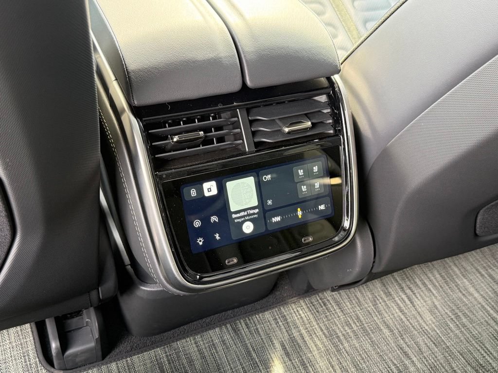Used 2025 Rivian R1S Adventure AWD/4WD image 17