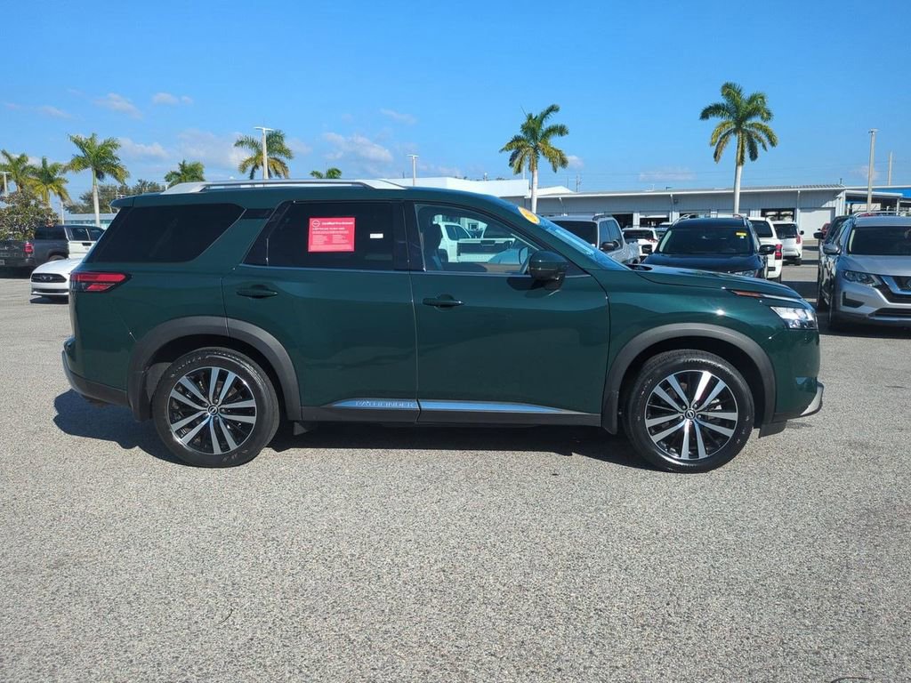 Certified 2024 Nissan Pathfinder Platinum image 4