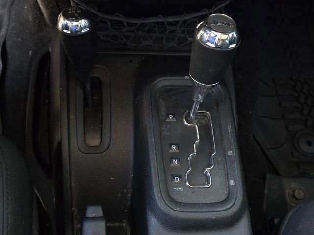 Used 2017 Jeep Wrangler Unlimited Sport w/ Connectivity Group image 18