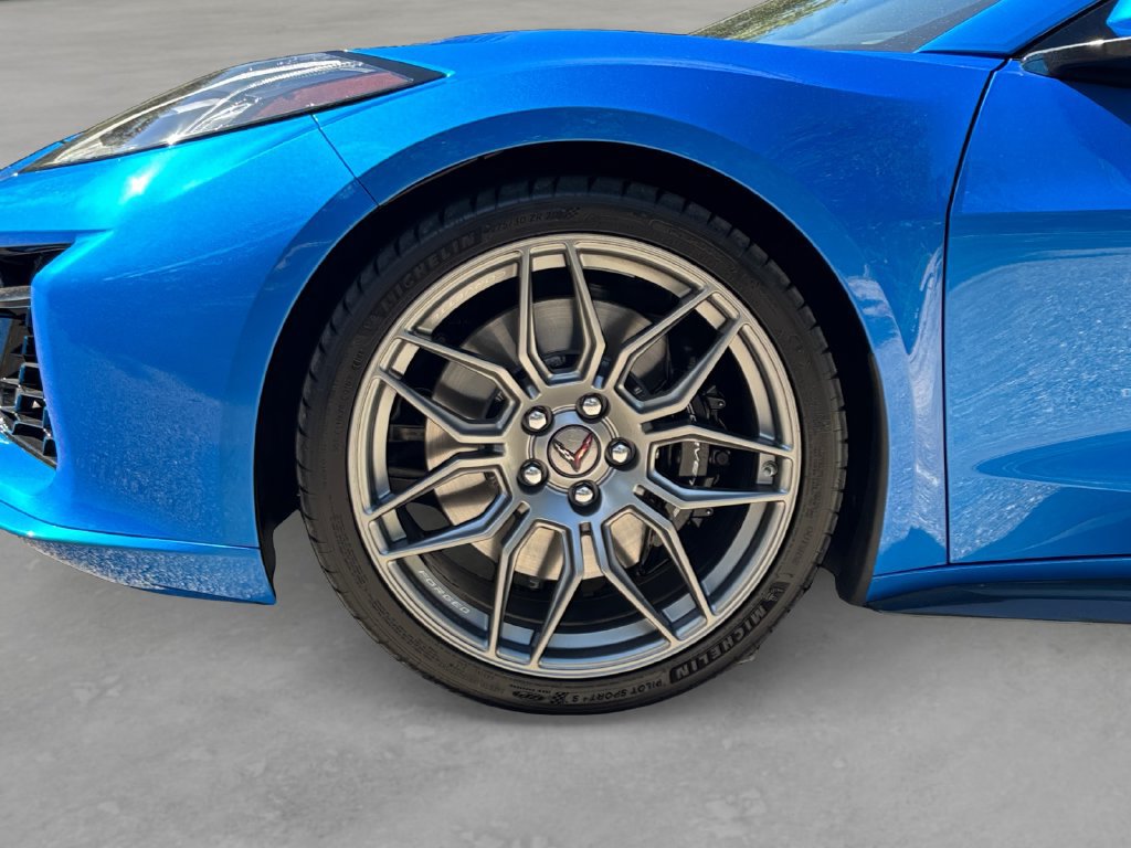 Used 2025 Chevrolet Corvette Z06 RWD image 9