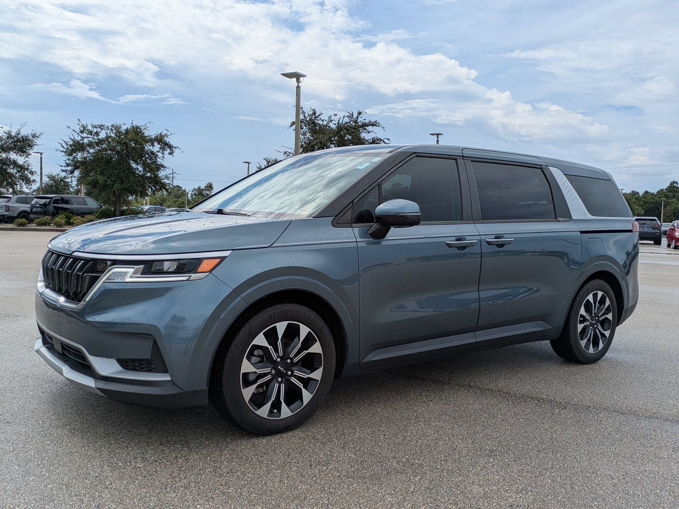 Certified 2024 Kia Carnival EX FWD image 8