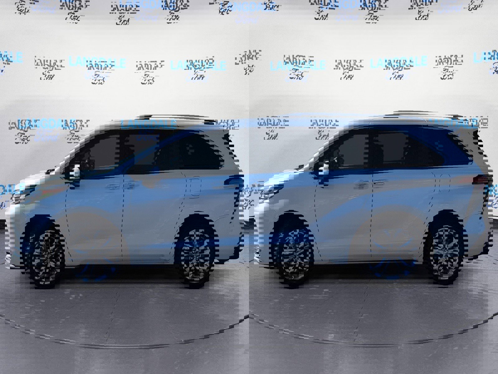 Used 2022 Toyota Sienna Platinum image 10