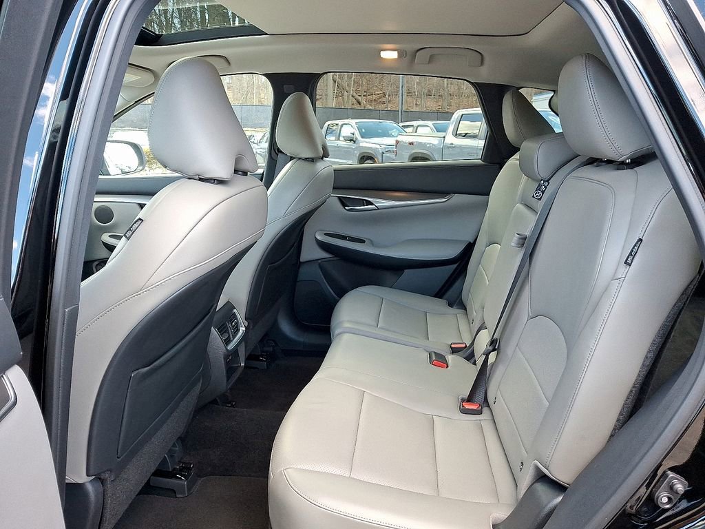 Used 2023 INFINITI QX50 Luxe image 11