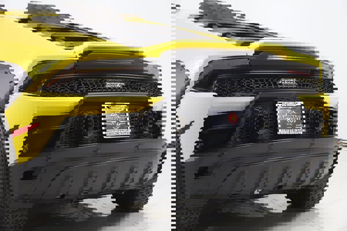 Used 2024 Lamborghini Huracan Sterrato image 35