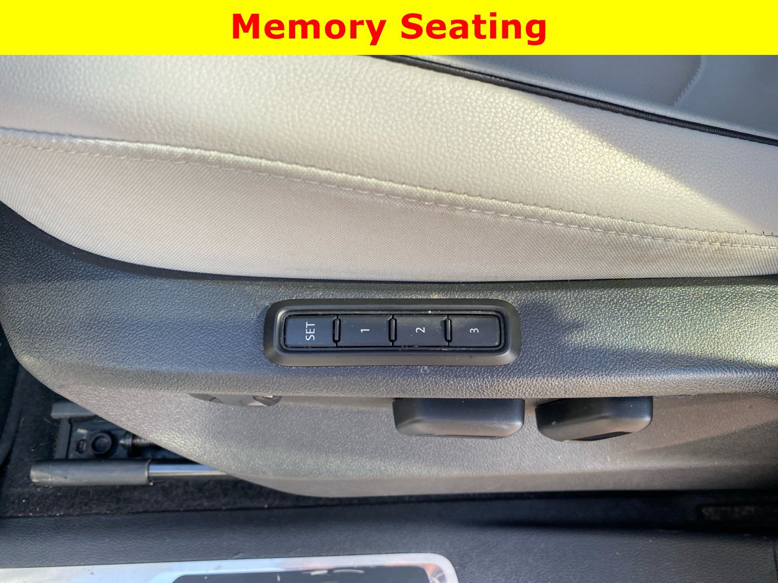 Used 2018 Volkswagen Tiguan SEL Premium AWD/4WD image 25