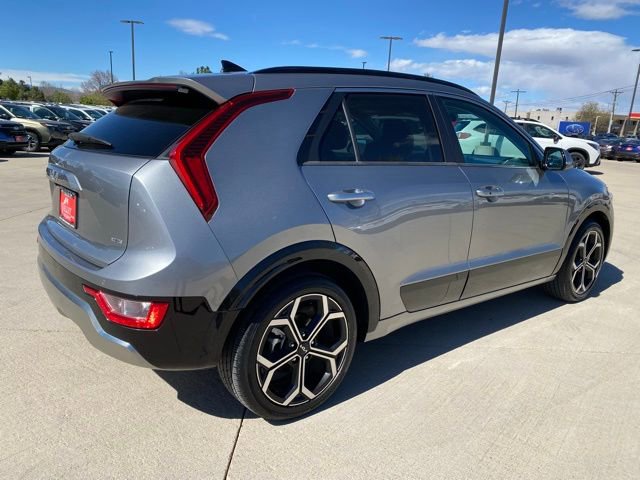 Used 2024 Kia Niro EX Touring image 5