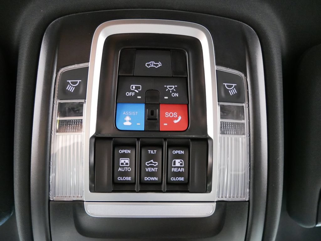 New 2026 RAM 3500 Laramie AWD/4WD image 28